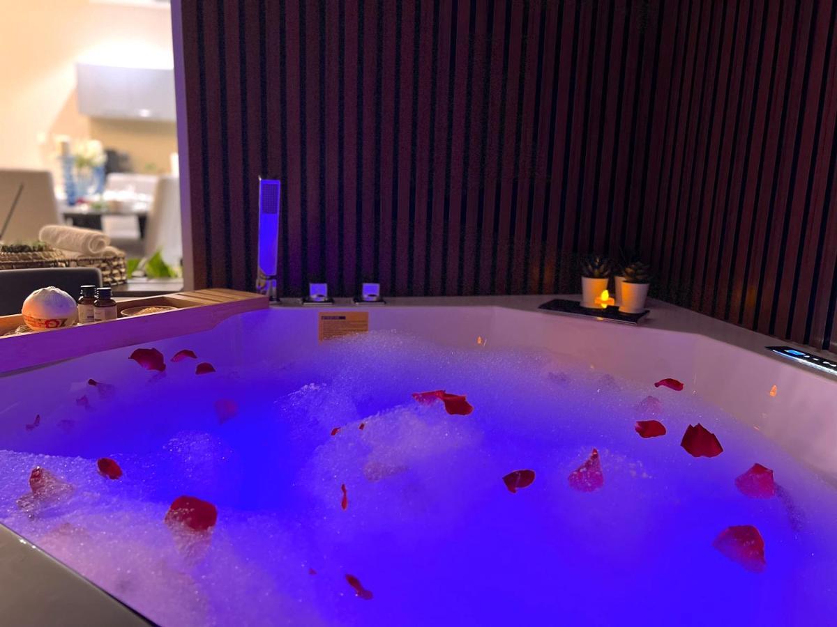 Stylish Apartment With A Jacuzzi Маскат Экстерьер фото